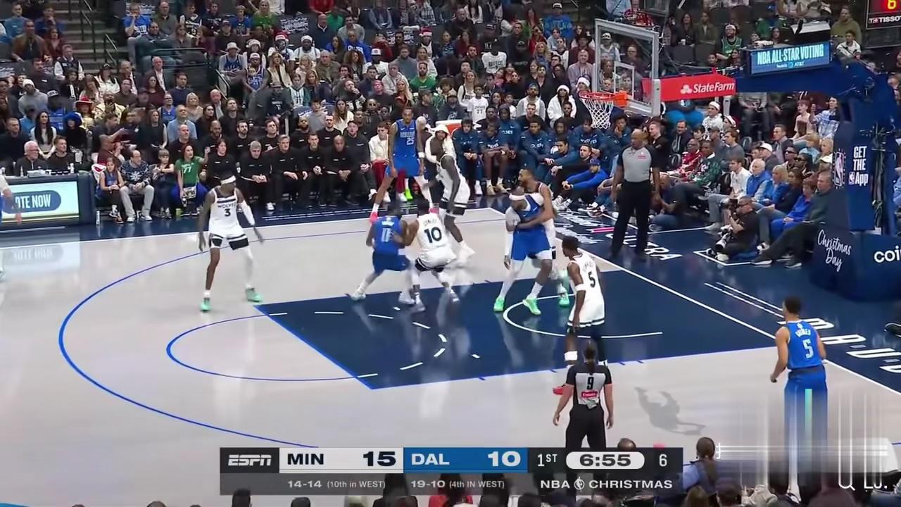 波士顿凯尔特人次回合血战皇家马德里,欧文砍下14记关键球,全场沸腾 波士顿凯尔特人次回合血战皇家马德里,欧文砍下14记关键球,全场沸腾